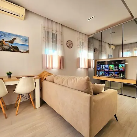 Apartment Rooftop @skanderbeg Square W/ 24h Check In